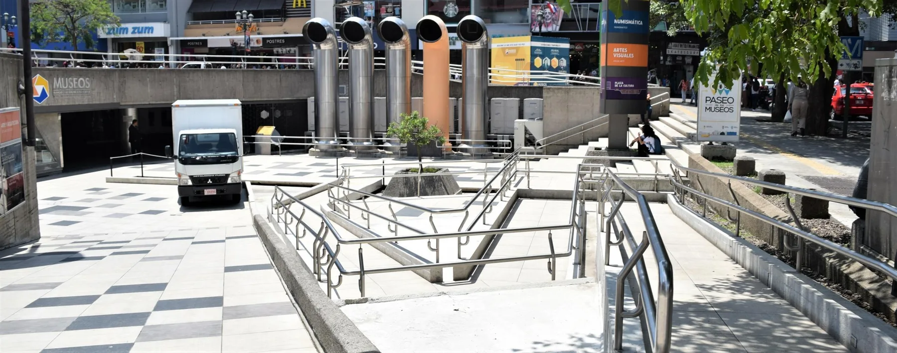 Explanada accesible de la Plaza de la Cultura